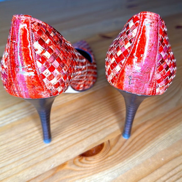 : Donald J. Pliner Patent Leather Animal Print Pumps Size: 9 | US 9 - Picture 4 of 6